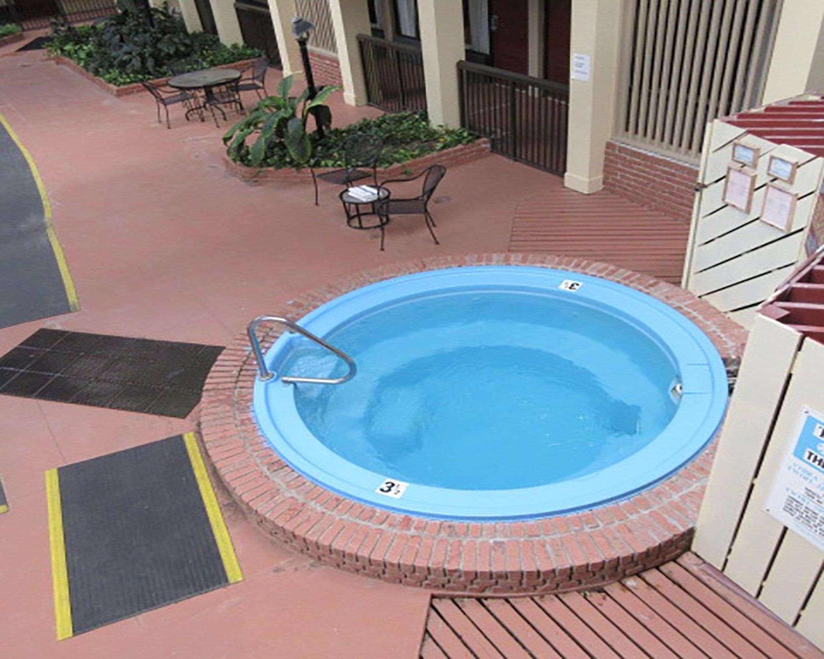 Quality Inn Newport Exterior foto